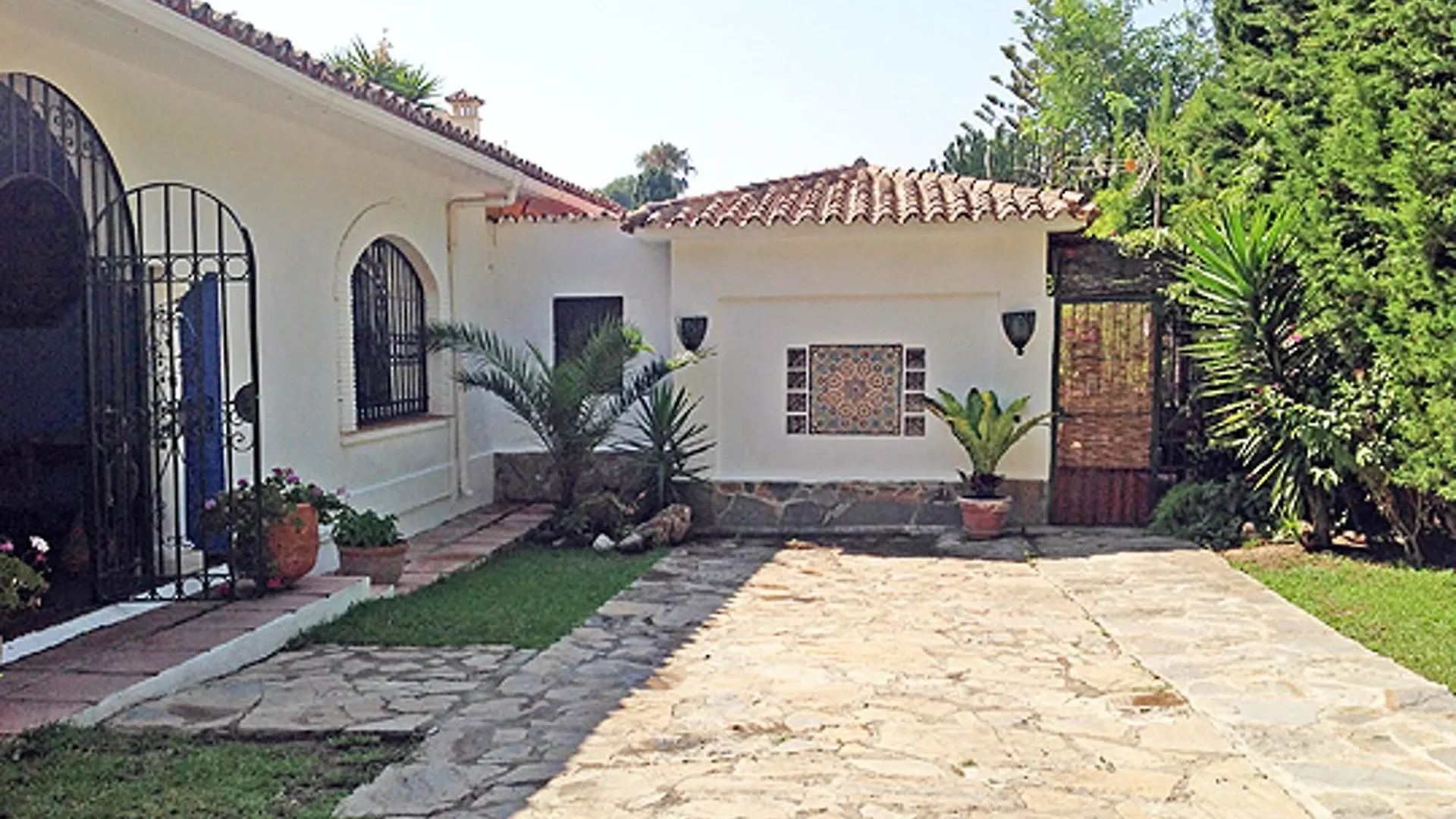 Villa With 3 Bedrooms In El Paraiso Barronal, With Private Pool, Furni Estepona